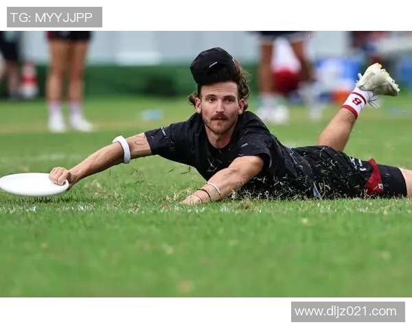 飞盘战术解析：深圳飞盘队如何在边路实现高效渗透与进攻